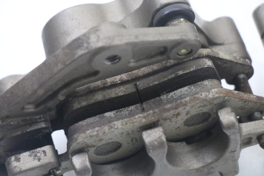 photo de ETRIER FREIN AVANT KYMCO XCITING 500 (2007 - 2010) - Points de fixation