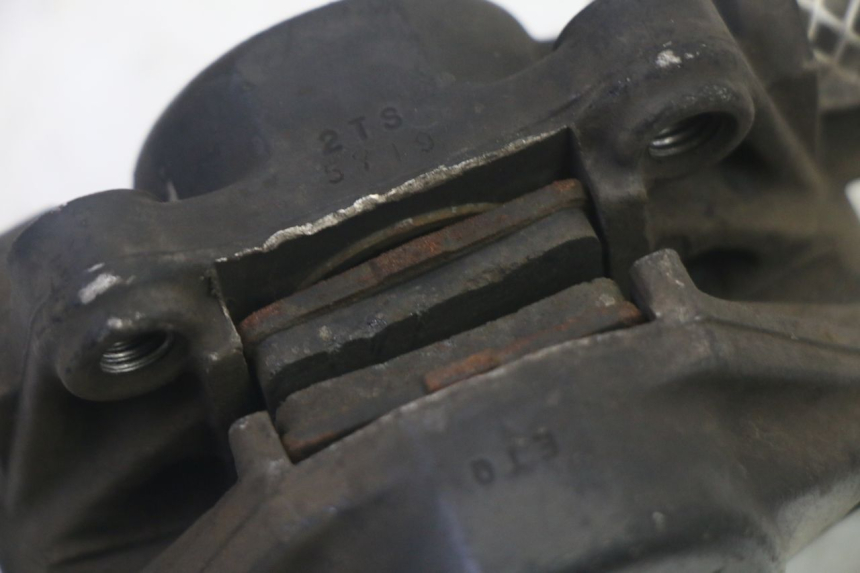 photo de ETRIER FREIN AVANT PIAGGIO LIBERTY 125 (1998 - 2008) - Points de fixation