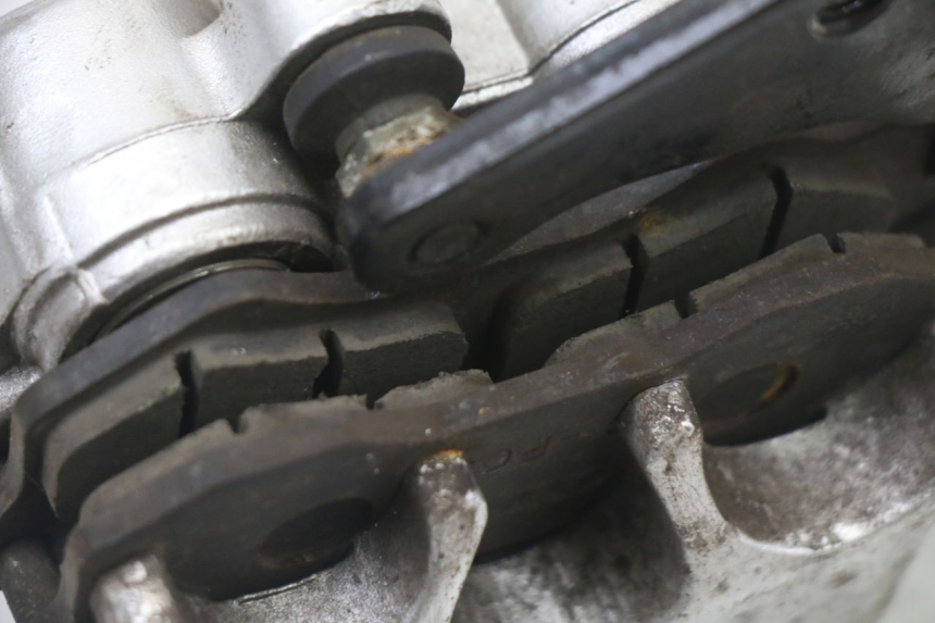 photo de ETRIER FREIN AVANT LONGJIA SHARPY 125 (2020 - 2024) - Points de fixation