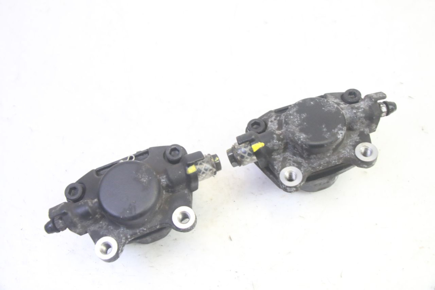 photo de ETRIER FREIN AVANT PIAGGIO MP3 HPE 350 (2018 - 2020) - Gros plan technique