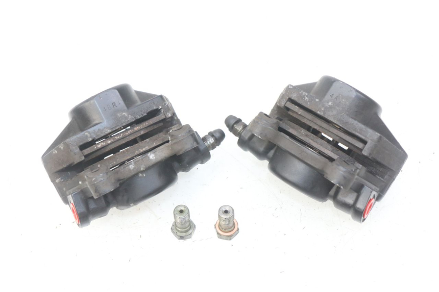 photo de ÉTRIER DE FREIN AVANT PIAGGIO MP3 500 (2014 - 2017) - Gros plan technique