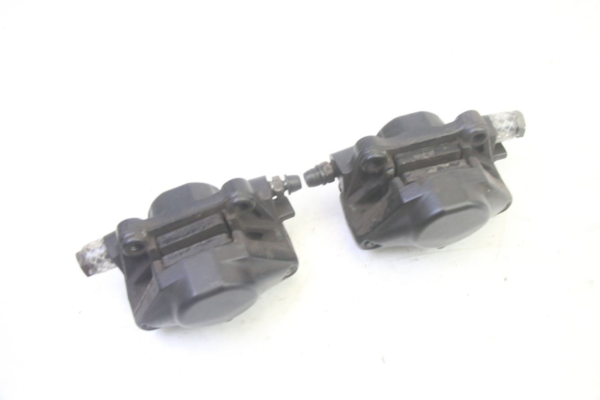 photo de ETRIER FREIN AVANT PIAGGIO MP3 RL 250 (2006 - 2010) - Points de fixation