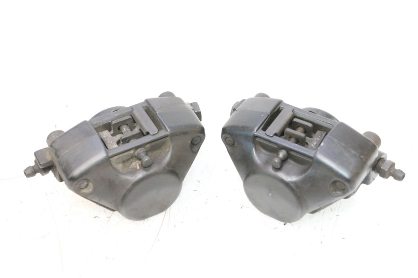 photo de ETRIER FREIN AVANT PIAGGIO MP3 RL 250 (2006 - 2010) - Points de fixation