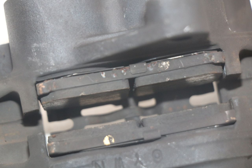 photo de ÉTRIER DE FREIN AVANT YAMAHA MT-07 MT07 ABS 700 (2014 - 2017) - Vue rapprochée