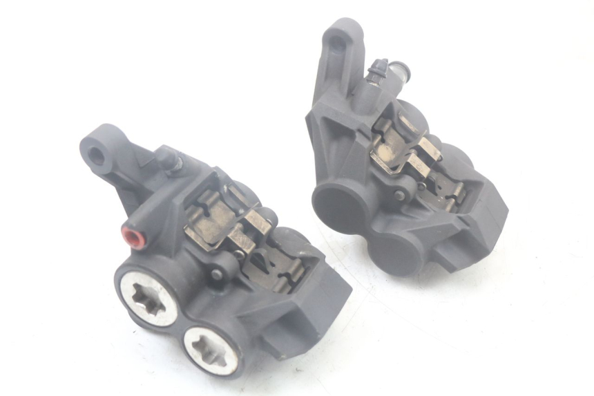 photo de ÉTRIER DE FREIN AVANT YAMAHA MT-07 MT07 ABS 700 (2014 - 2017) - Autre angle de vue