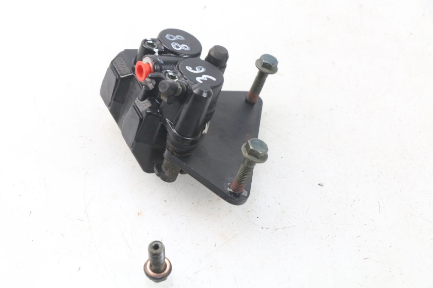 photo de ÉTRIER DE FREIN AVANT SYM ORBIT III 3 4T 50 (2018 - 2021) - Détail de la pièce