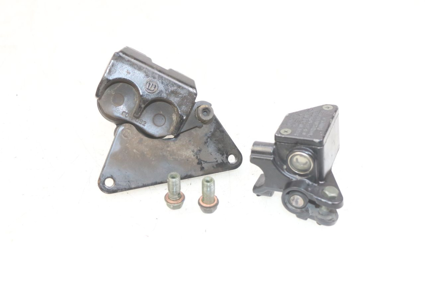 photo de ETRIER FREIN AVANT SYM ORBIT III 3 4T 50 (2021 - 2025) - Points de fixation