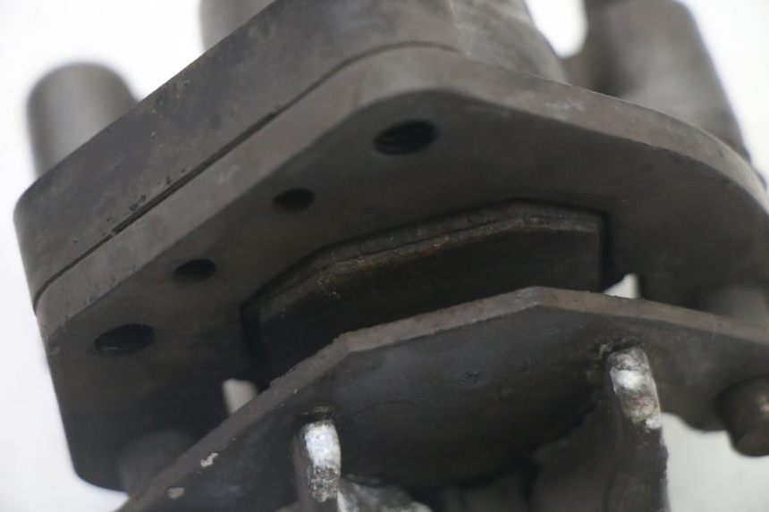 photo de ÉTRIER DE FREIN AVANT PEUGEOT LUDIX 50 (2008 - 2017) - Vue d’ensemble