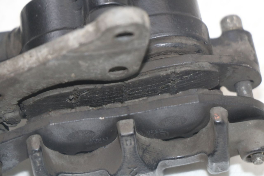 photo de ETRIER FREIN AVANT PIAGGIO LIBERTY IGET 4T 50 (2021 - 2025) - Points de fixation