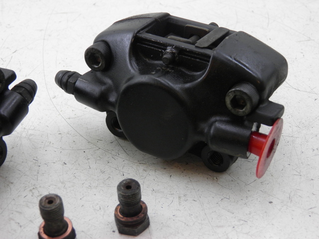 photo de ETRIER FREIN AVANT PIAGGIO MP3 RL 125 (2006 - 2014) - Points de fixation