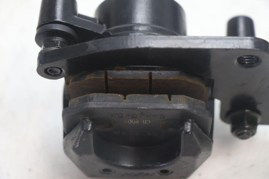 photo de ETRIER FREIN AVANT JM MOTORS R-MAX TECH 50 (2024 - 2026) - Points de fixation
