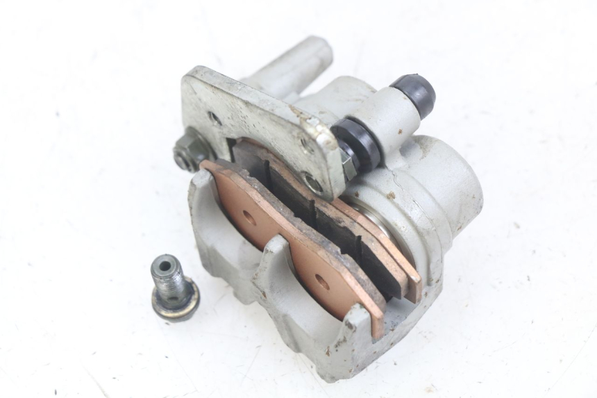 photo de ÉTRIER DE FREIN AVANT YCF R-START 125 - Autre angle de vue