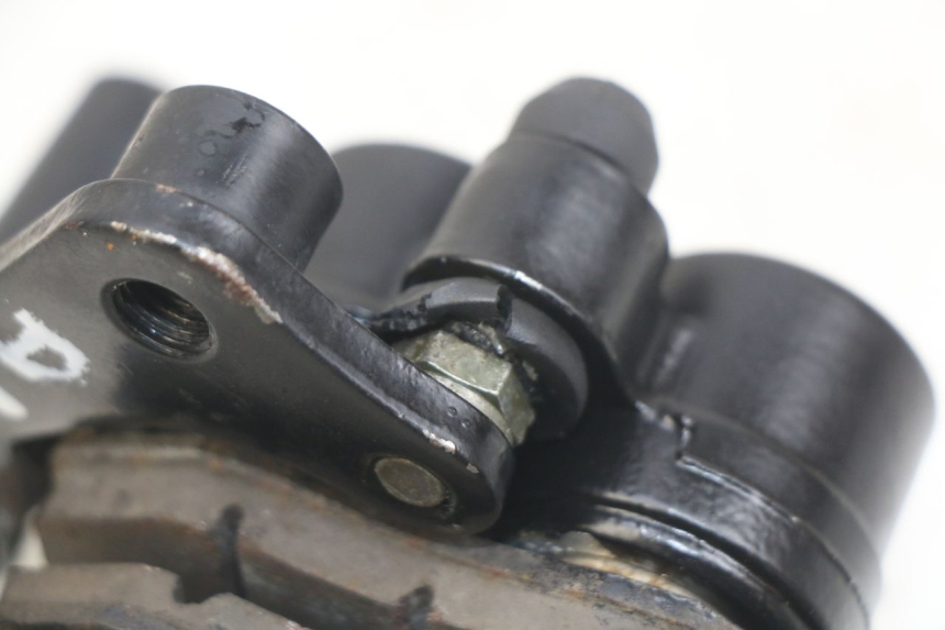 photo de ÉTRIER DE FREIN AVANT YAMASAKI RAPTOR 50 (2013 - 2018) - Zoom état d’usage