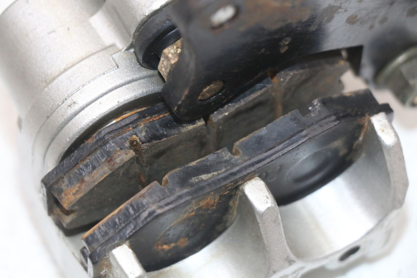 photo de ETRIER FREIN AVANT REGAL RAPTOR RAXTER 2 125 (2007 - 2015) - Pièce contrôlée