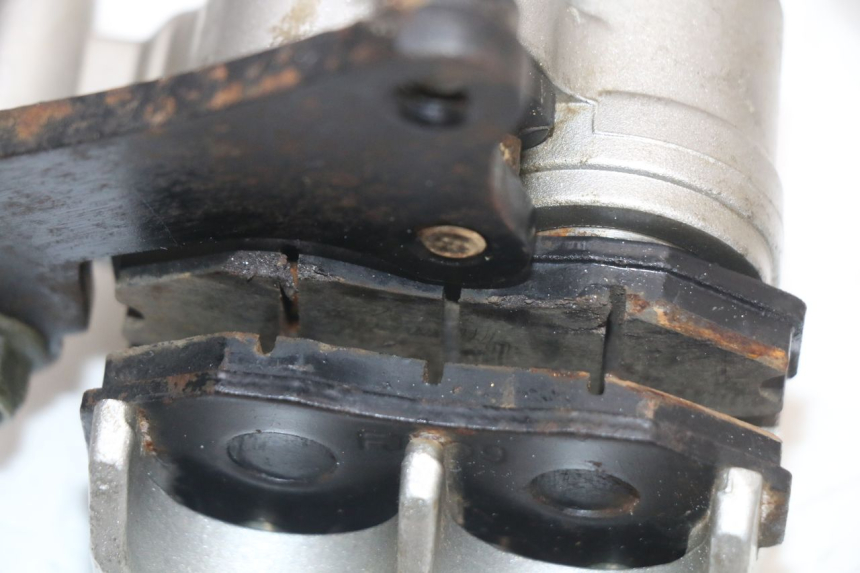 photo de ETRIER FREIN AVANT REGAL RAPTOR RAXTER 2 125 (2007 - 2015) - Marquages et références