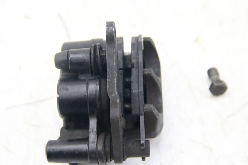 photo de ÉTRIER DE FREIN AVANT GILERA RUNNER SP 50 (2009 - 2017) - Autre angle de vue