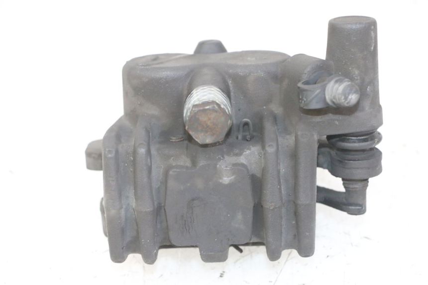 photo de ÉTRIER DE FREIN AVANT PEUGEOT SATELIS COMPRESSOR K15 125 (2006 - 2009) - Gros plan technique