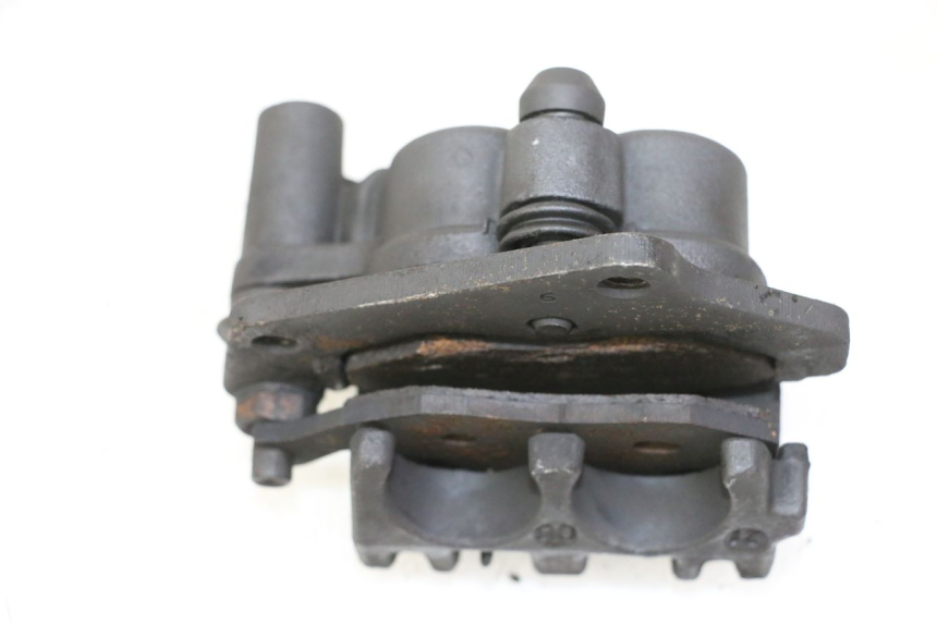 photo de ÉTRIER DE FREIN AVANT PEUGEOT SATELIS 125 (2006 - 2009) - Autre angle de vue