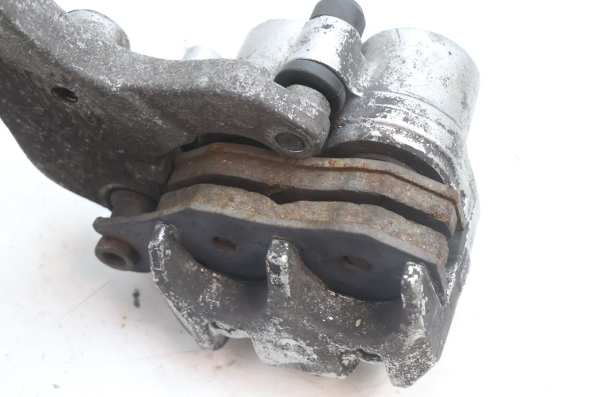 photo de ÉTRIER DE FREIN AVANT PEUGEOT SATELIS 125 (2006 - 2009) - Points de fixation