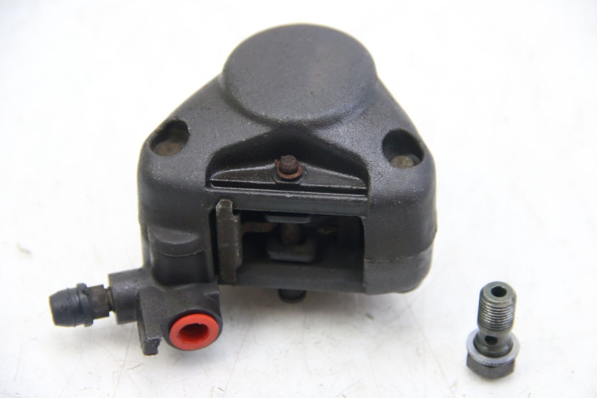 photo de ÉTRIER DE FREIN AVANT APRILIA SCARABEO 4T 50 (2009 - 2017) - Détail de la pièce