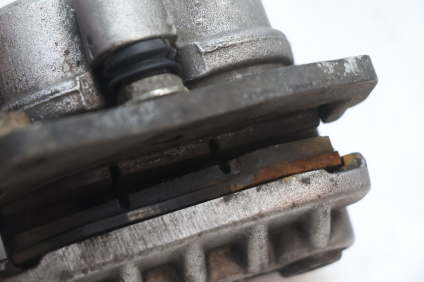 photo de ÉTRIER DE FREIN AVANT DERBI SENDA 50 (2003 - 2005) - Points de fixation