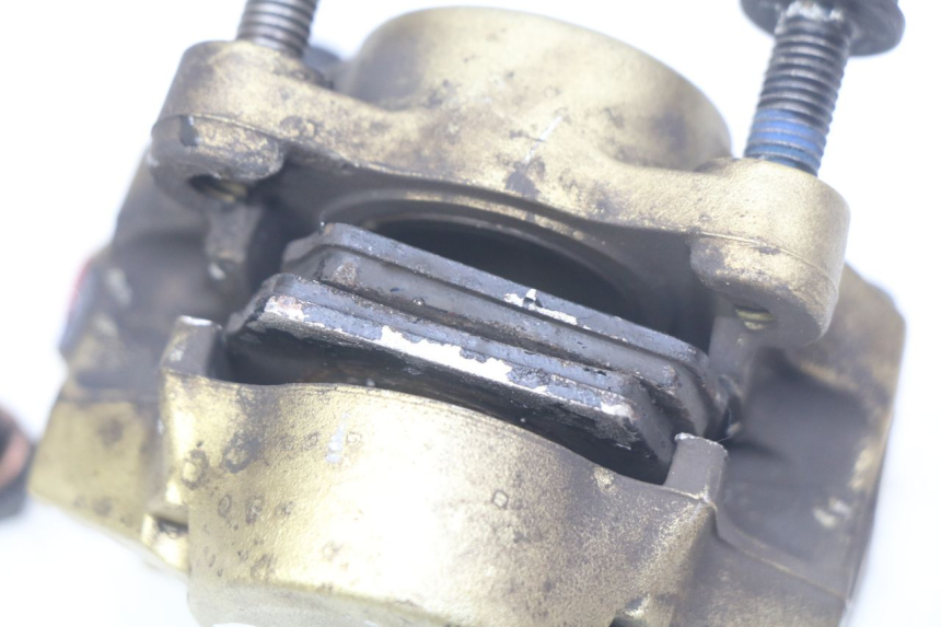 photo de ÉTRIER DE FREIN AVANT YAMAHA SLIDER NAKED 50 (2004 - 2018) - Gros plan technique