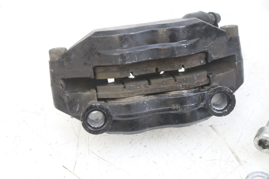 photo de ÉTRIER DE FREIN AVANT PEUGEOT SPEEDFIGHT 4 4T 50 (2015 - 2020) - Zoom état d’usage