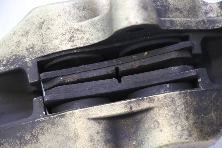 photo de ETRIER FREIN AVANT DUCATI SS IE DS CARENEE 1000 (2002 - 2006) - Autre angle de vue