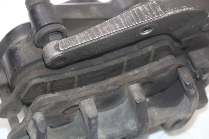 photo de ÉTRIER DE FREIN AVANT SUZUKI BURGMAN 125 (2007 - 2014) - Points de fixation