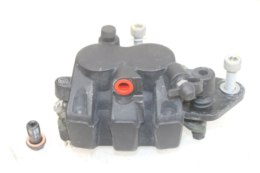 photo de ÉTRIER DE FREIN AVANT APRILIA SXR 50 (2021 - 2023) - Gros plan technique