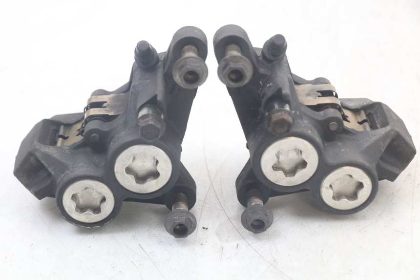 photo de ÉTRIER DE FREIN AVANT YAMAHA TDM ABS 900 (2002 - 2014) - Détail de la pièce