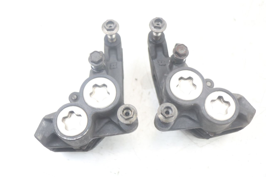 photo de ÉTRIER DE FREIN AVANT YAMAHA TDM ABS 900 (2002 - 2014) - Zoom état d’usage