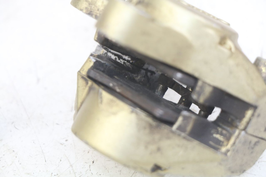 photo de ÉTRIER DE FREIN AVANT PIAGGIO TYPHOON 50 (1993 - 1999) - Zoom état d’usage