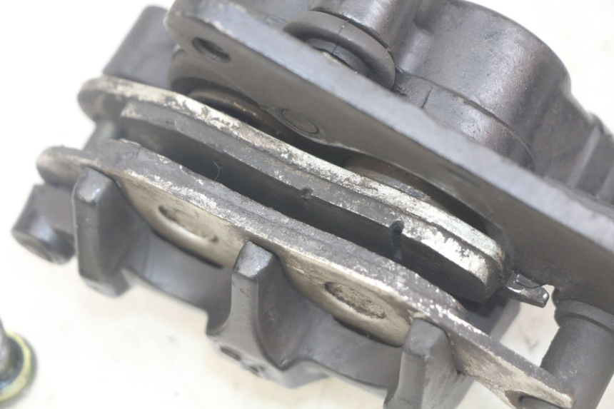 photo de ÉTRIER DE FREIN AVANT MOTRAC URBAN 4T 50 (2016 - 2024) - Zoom état d’usage