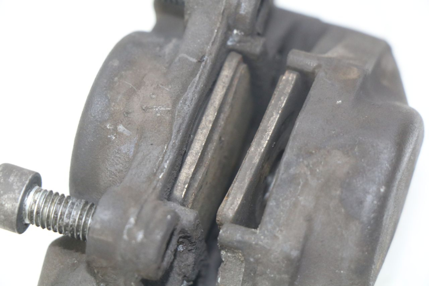 photo de ÉTRIER DE FREIN AVANT PIAGGIO VESPA LX 125 (2005 - 2010) - Détail de la pièce