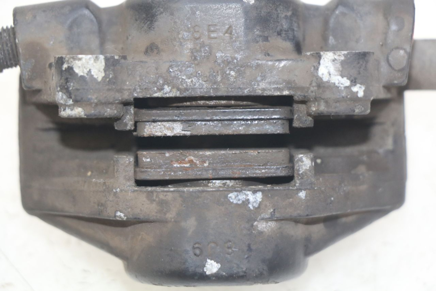 photo de ÉTRIER DE FREIN AVANT PIAGGIO VESPA LXV 125 (2006 - 2009) - Autre angle de vue