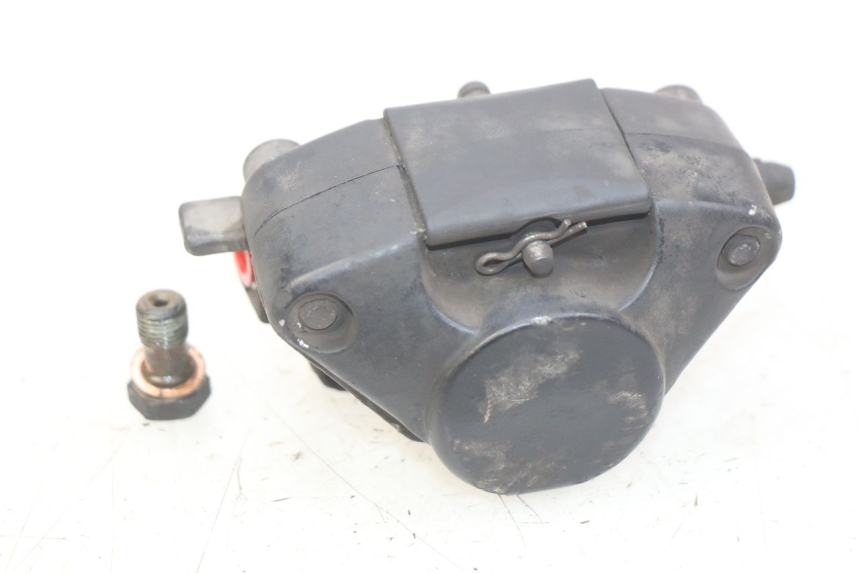 photo de ÉTRIER DE FREIN AVANT PIAGGIO VESPA LXV 125 (2006 - 2009) - Gros plan technique