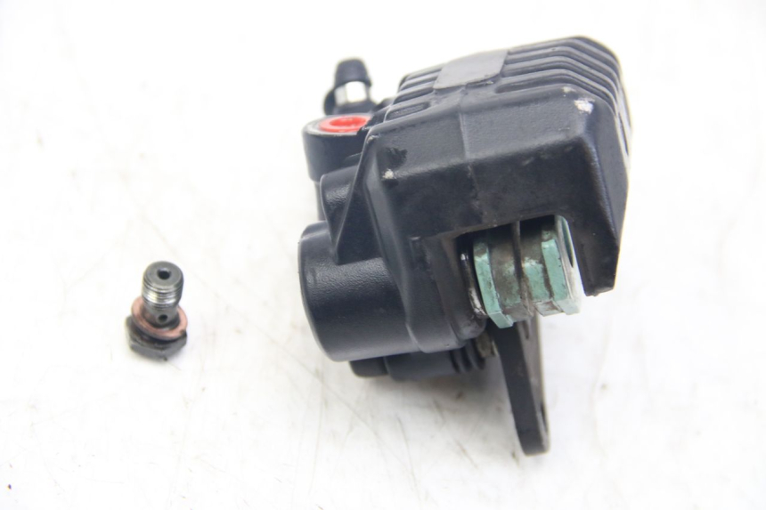 photo de ÉTRIER DE FREIN AVANT PIAGGIO VESPA SPRINT 2T 50 (2014 - 2018) - Gros plan technique