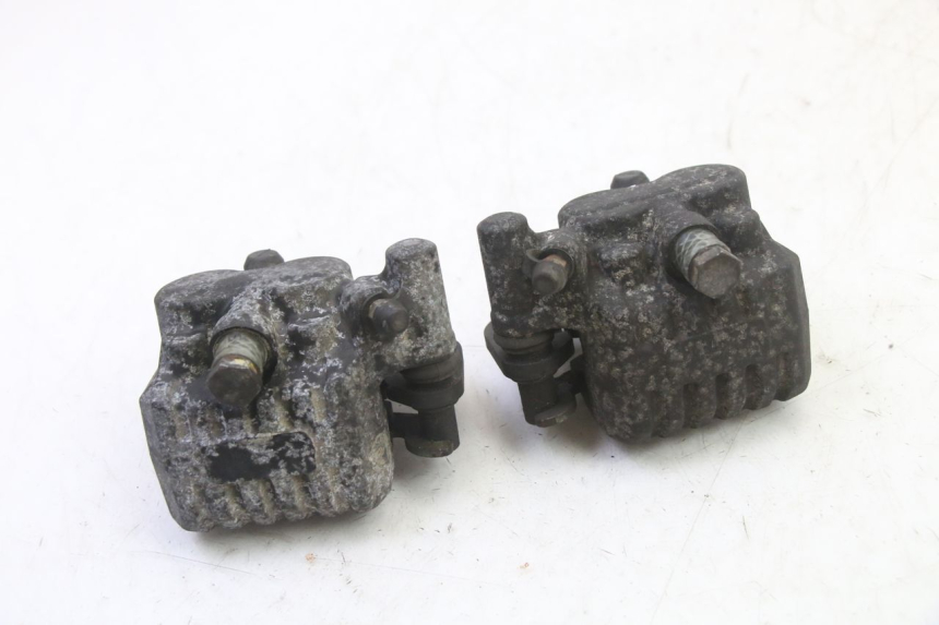 photo de ÉTRIER DE FREIN AVANT PIAGGIO X9 EVOLUTION 125 (2003 - 2007) - Autre angle de vue