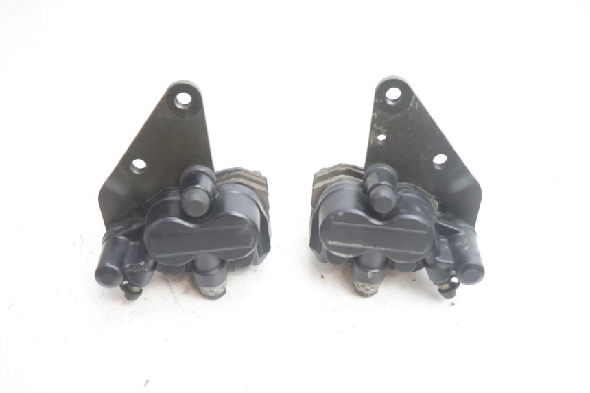photo de ÉTRIER DE FREIN AVANT PIAGGIO X9 EVOLUTION 125 (2003 - 2007) - Points de fixation