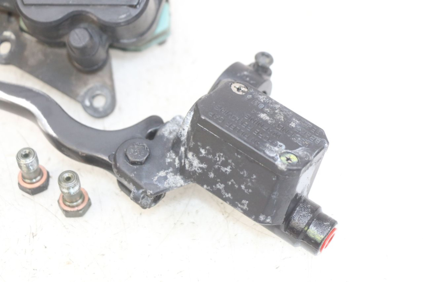 photo de ÉTRIER DE FREIN AVANT PIAGGIO XEVO - X EVO 125 (2007 - 2017) - Points de fixation