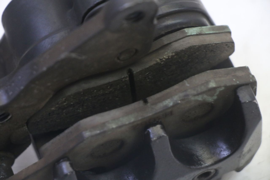 photo de ÉTRIER DE FREIN AVANT PIAGGIO XEVO - X EVO 125 (2007 - 2017) - Gros plan technique