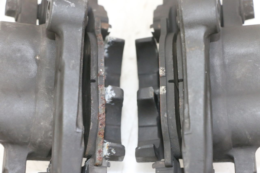 photo de ETRIER FREIN AVANT YAMAHA XJ6 ABS 600 (2008 - 2016) - Gros plan technique