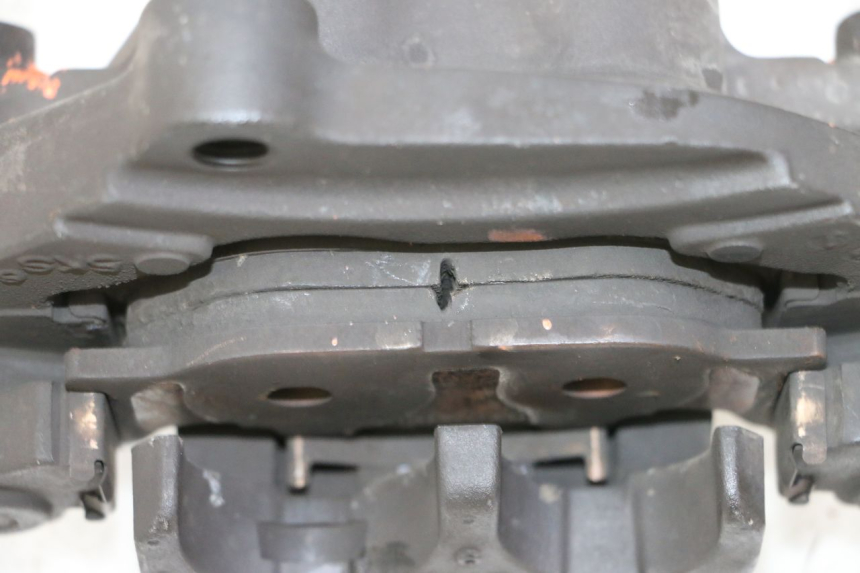 photo de ETRIER FREIN AVANT YAMAHA XJ6 ABS 600 (2008 - 2016) - Gros plan technique