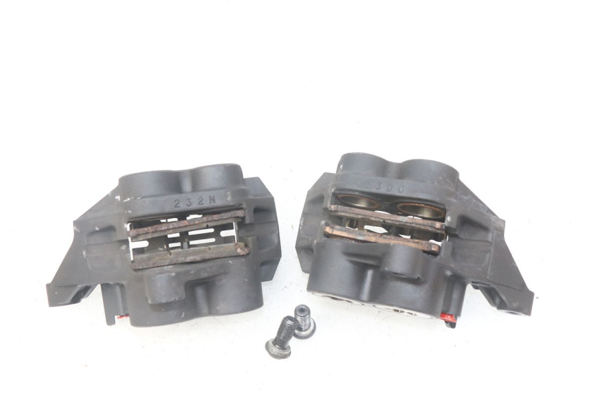 photo de ETRIER FREIN AVANT YAMAHA XP T-MAX TMAX ABS 530 (2012 - 2015) - Gros plan technique