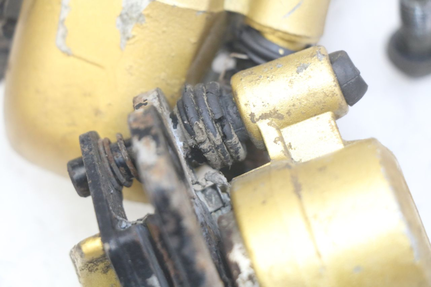 photo de ÉTRIER DE FREIN AVANT SHINERAY XY250 STXE 250 (2006 - 2012) - Zoom état d’usage