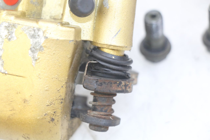 photo de ÉTRIER DE FREIN AVANT SHINERAY XY250 STXE 250 (2006 - 2012) - Gros plan technique