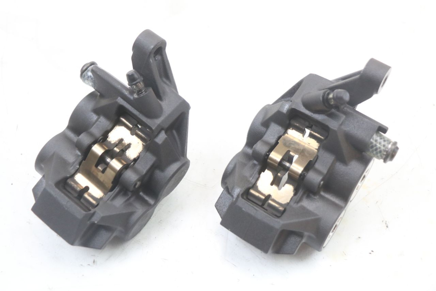 photo de ETRIER FREIN AVANT YAMAHA FZ1 FAZER 1000 (2007 - 2009) - Gros plan technique