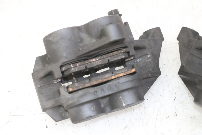 photo de ÉTRIER DE FREIN AVANT YAMAHA FZS FAZER 600 (2001 - 2003) - Zoom état d’usage