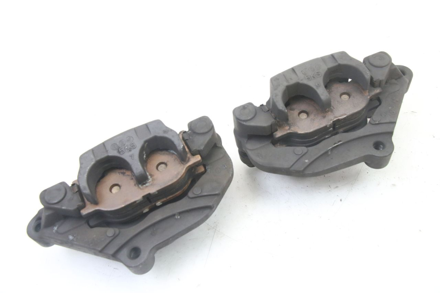 photo de ETRIER FREIN AVANT YAMAHA XJ6 600 (2008 - 2016) - Points de fixation